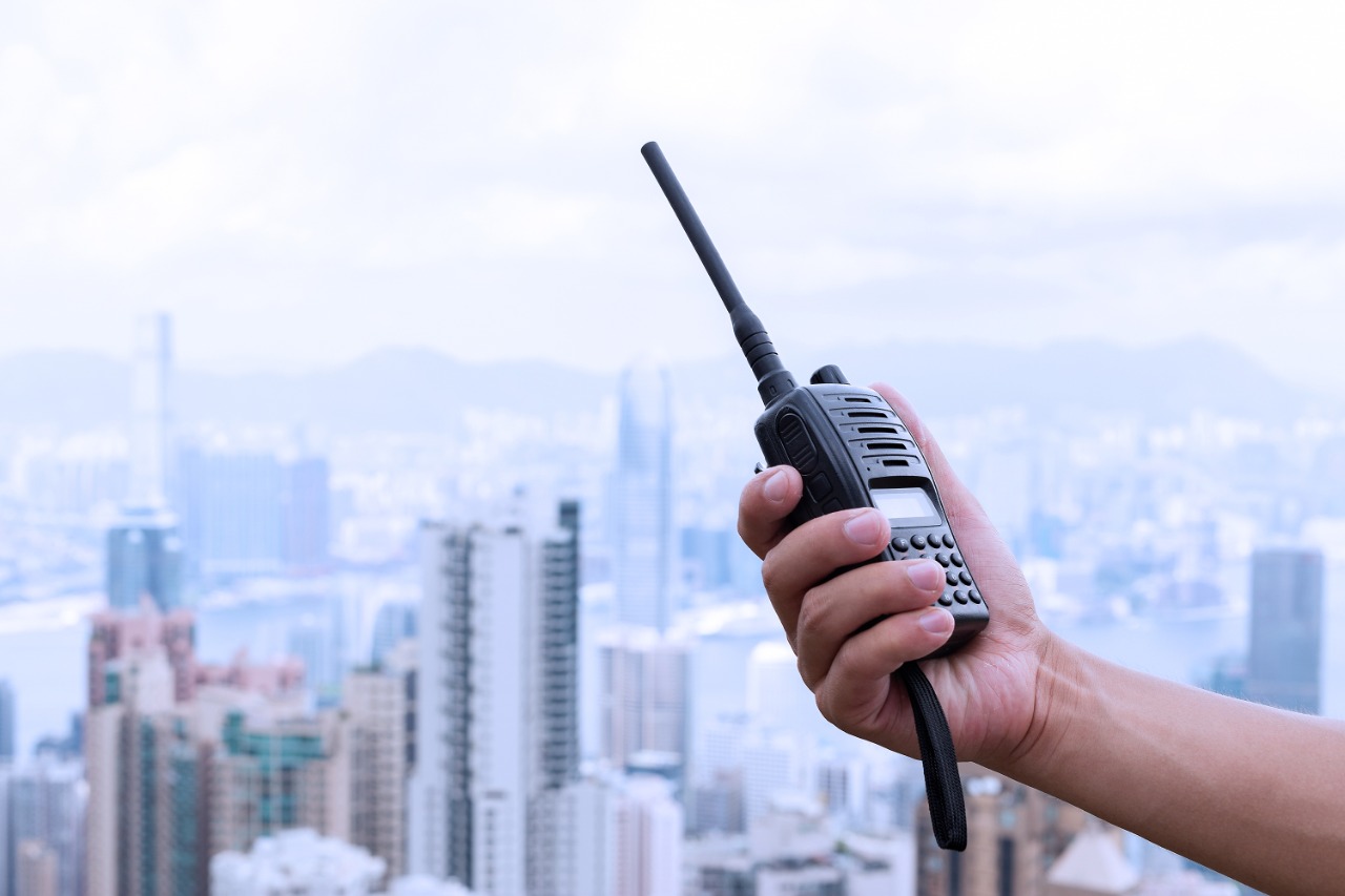 Radios de comunicación digitales y análogos para empresas en Colombia — Alfa y Omega